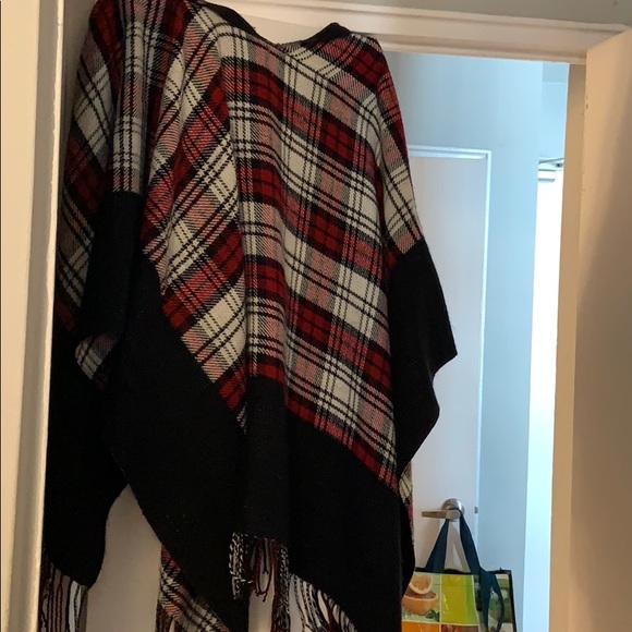 Poncho Scarf - Picture 1 of 1